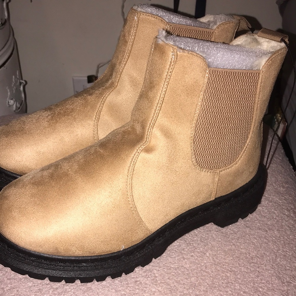 NWT boots